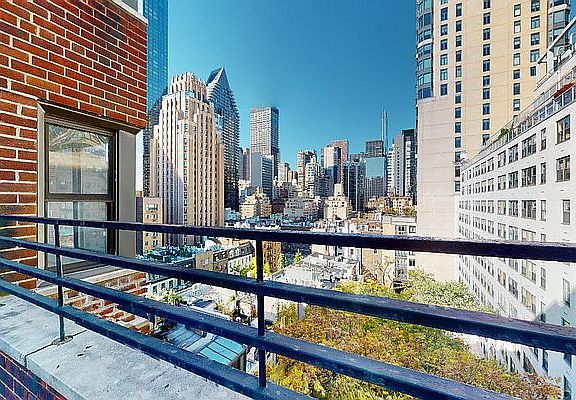 2nd image of 20 Beekman Pl #11AB