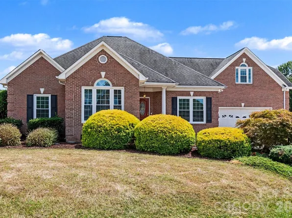 1908 Norfolk Pine Ct, Gastonia, NC 28056