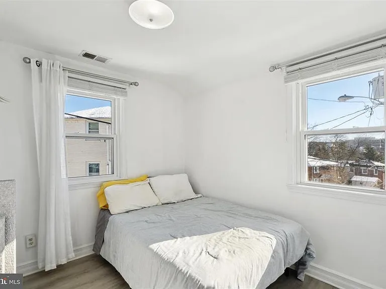 3612 Kemper Rd — Photo 10