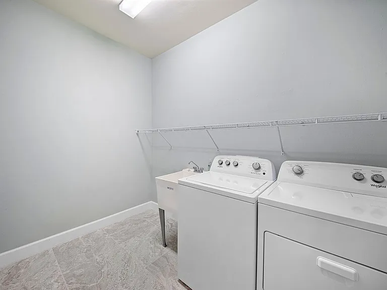 3685 E Hampton Cir — Photo 9