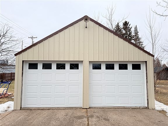 3rd image of 11 E Gates Street