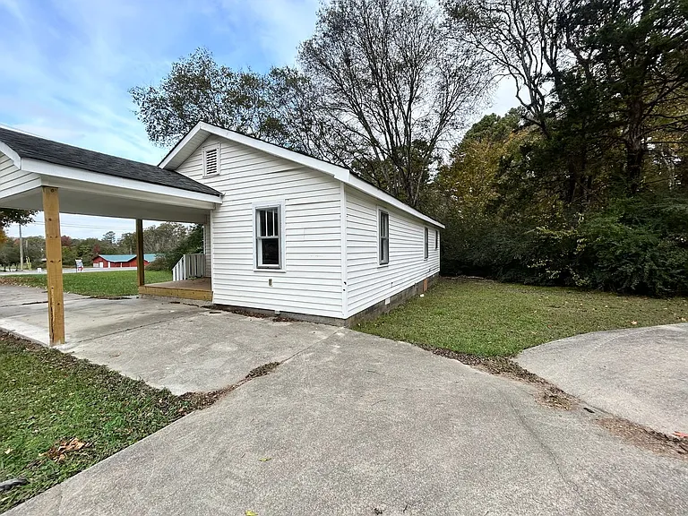 121 N Three Notch Rd — Photo 3