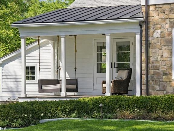 4th image of 54 BERTA PLACE