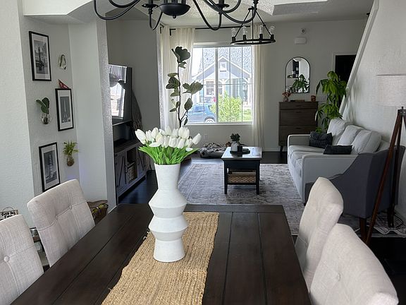 4th image of 9475 Castle Oaks Dr