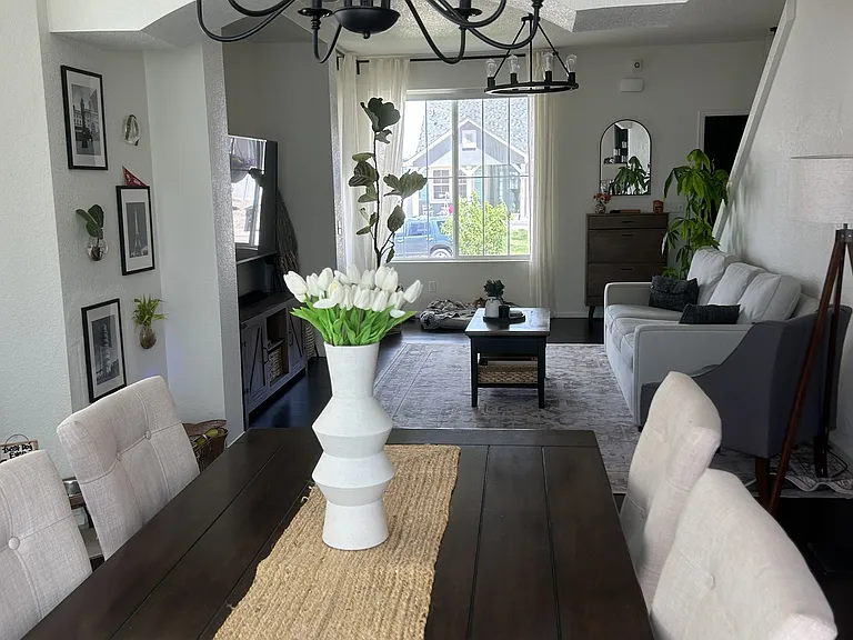 9475 Castle Oaks Dr — Photo 4