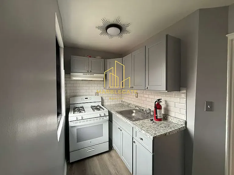 575 Highland Ave #1AZ — Photo 1