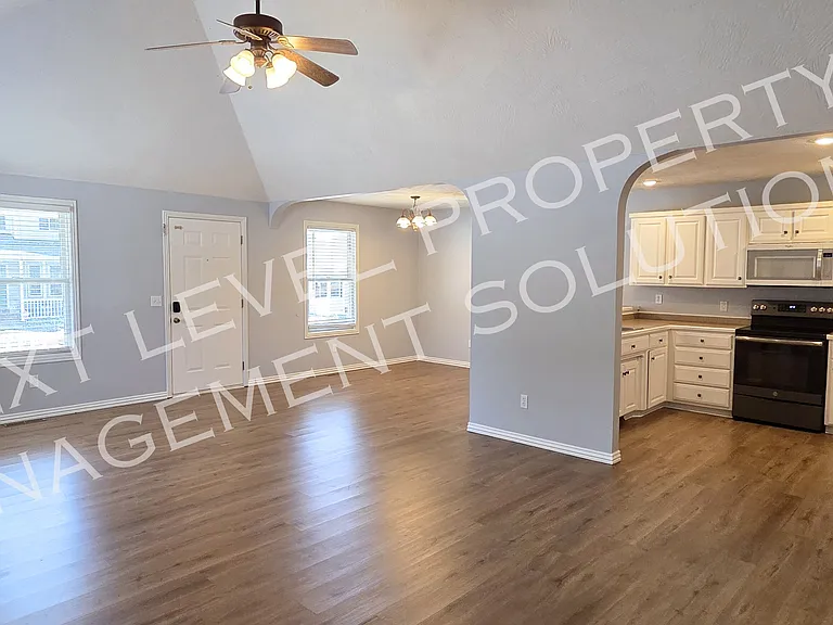 613 E Kimberly — Photo 4