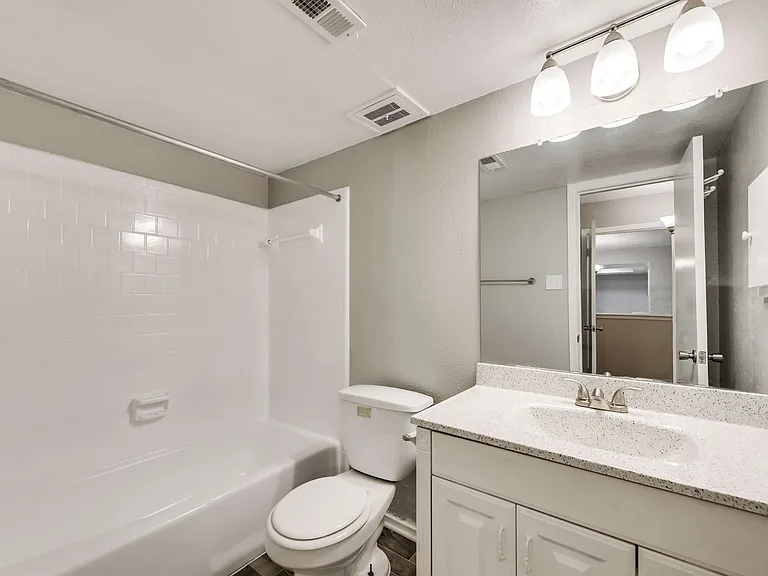 4030 Valley View Ln — Photo 18