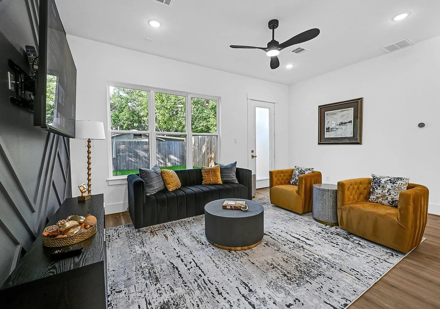 Charming 3BR Houston Home Near NRG, UofH, and Med Center — Photo 2