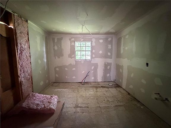 5th image of 133 N Sibley St