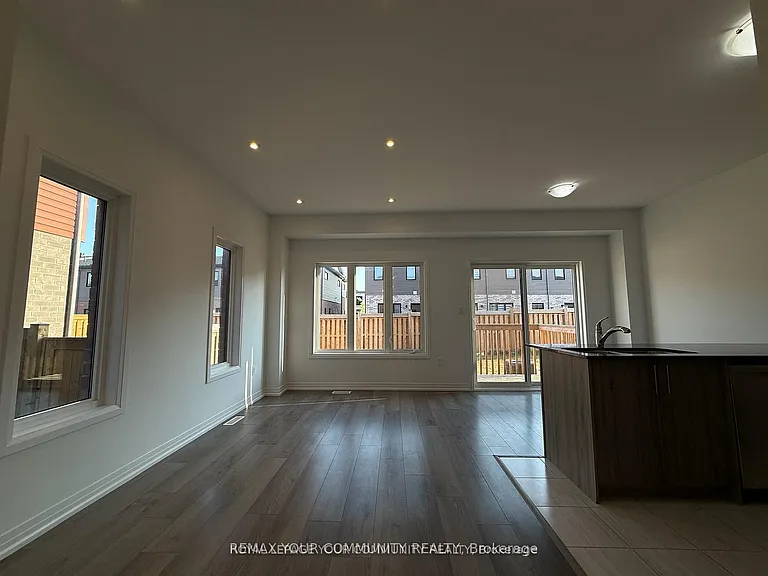 141 Turnberry Ln — Photo 11