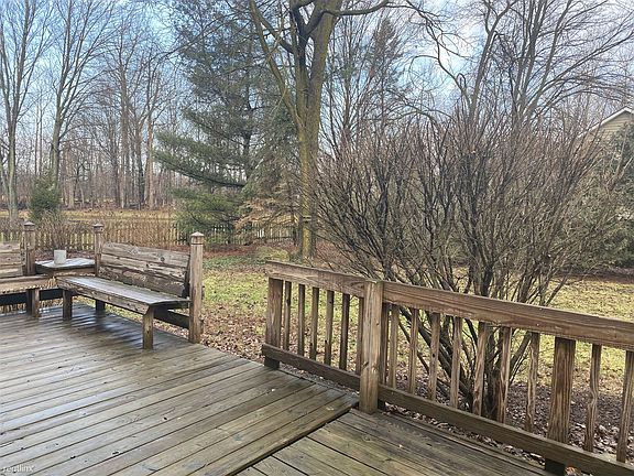 74410605-B343-48EA-82A6-69A5CA8E4911