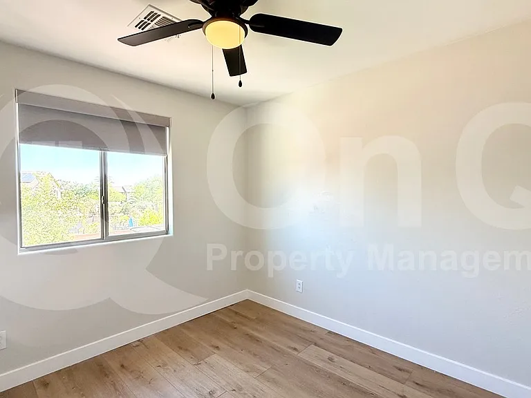 2901 N Daisy Dr — Photo 16