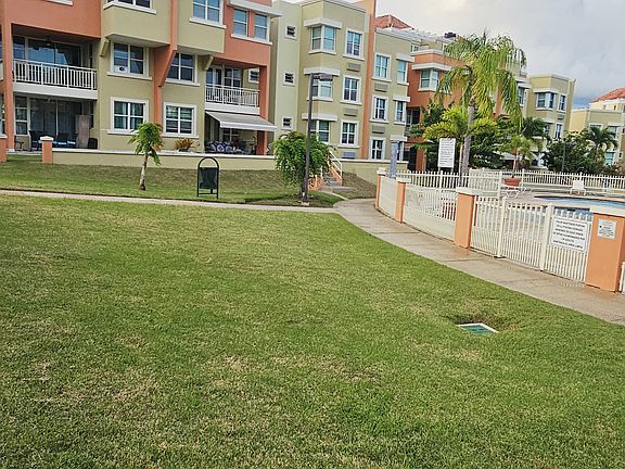 2nd image of 301 Serenna Los Prados