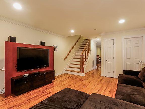 4th image of 144 Brook St #A