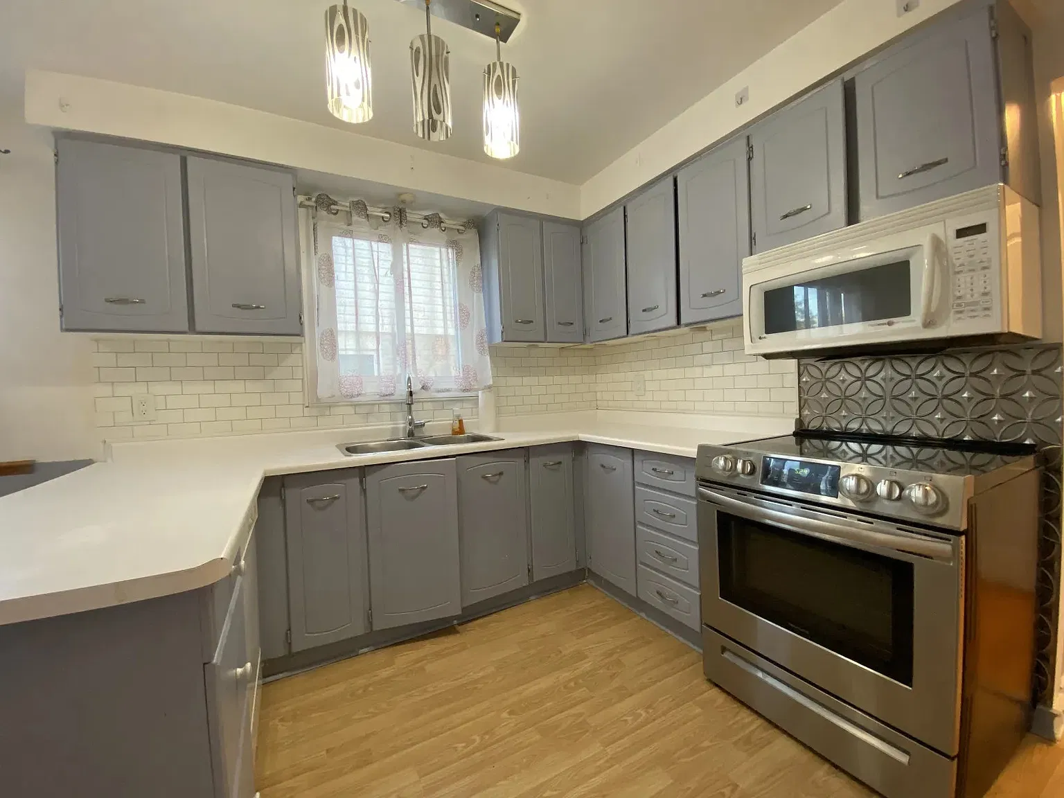 3 bed, 1999 sqft, $3,500 — Photo 4