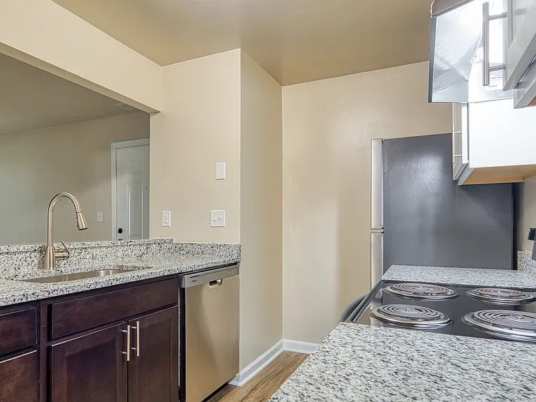 Summer Station Apartments Where Comfort Meets Coastal Living — Photo 76