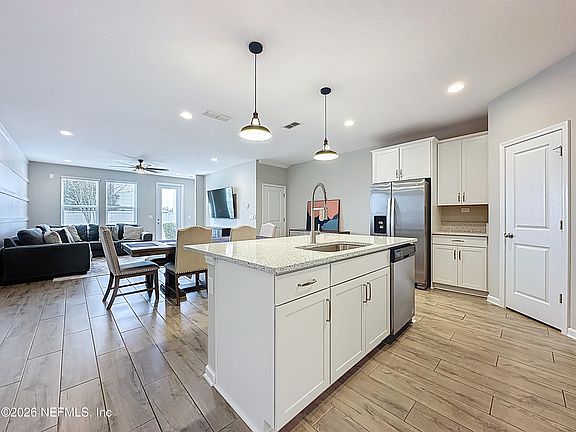 5th image of 11213 MINNETTA Court