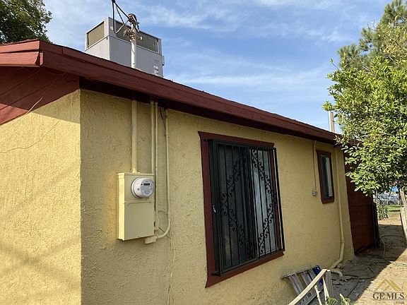 2nd image of 1313 Grace St