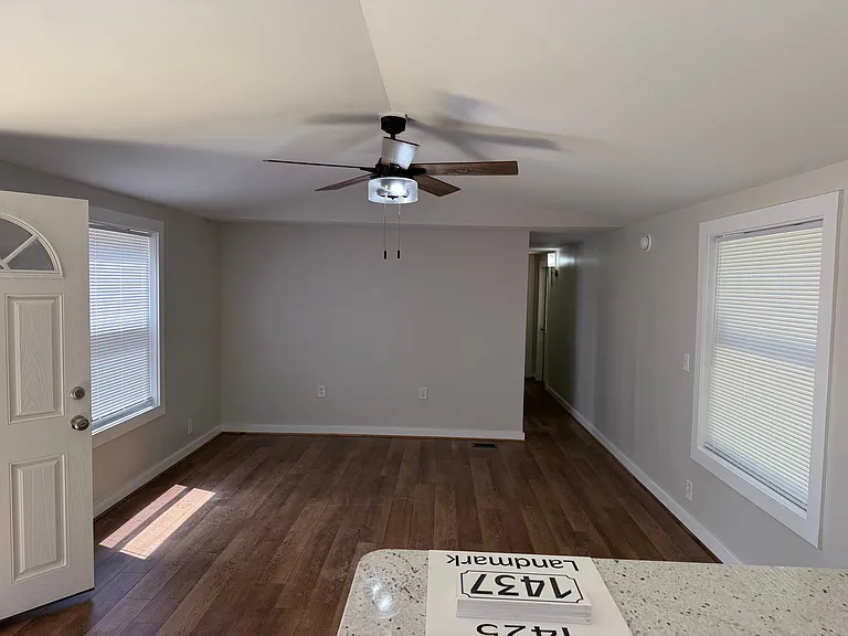 1435 Landmark Rd — Photo 4