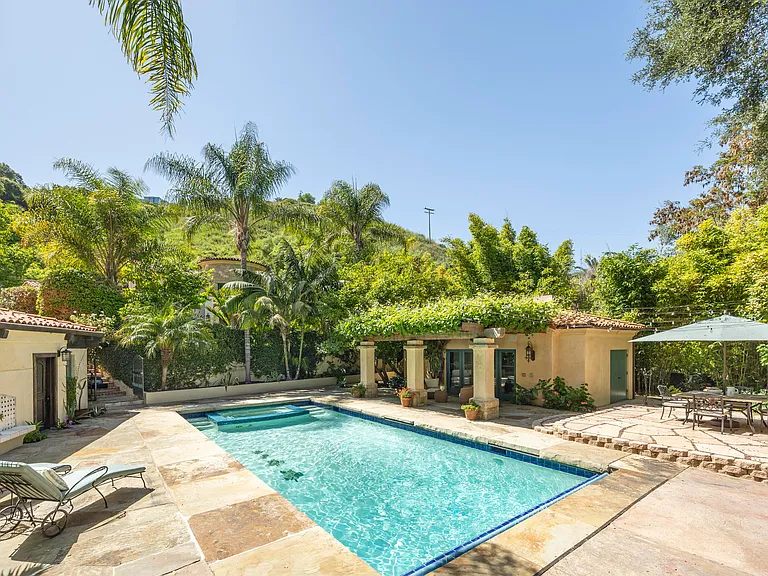 1493 Sycamore Canyon Rd — Photo 7