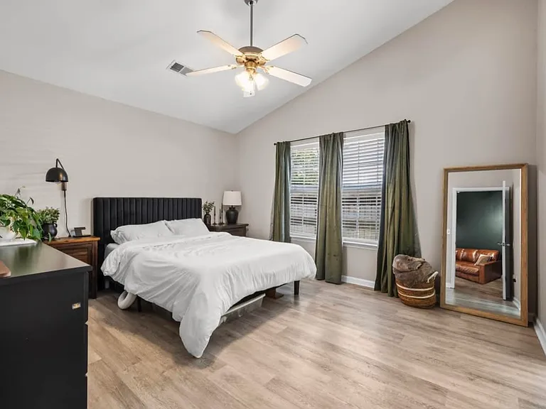 207 Allen Richard Ct — Photo 1