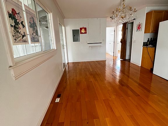 3rd image of 3821A Claudine St #A