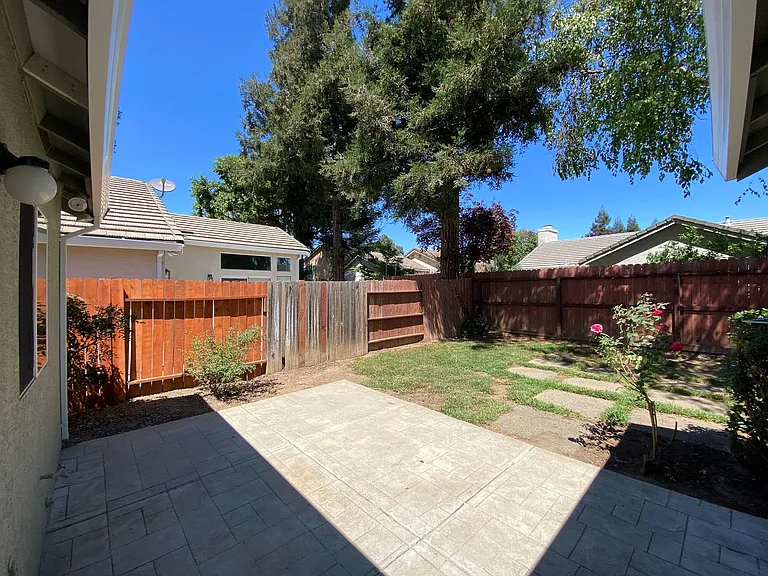 8091 Primoak Way — Photo 16