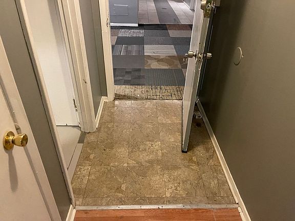 3rd image of 1570 Woodman Dr #11