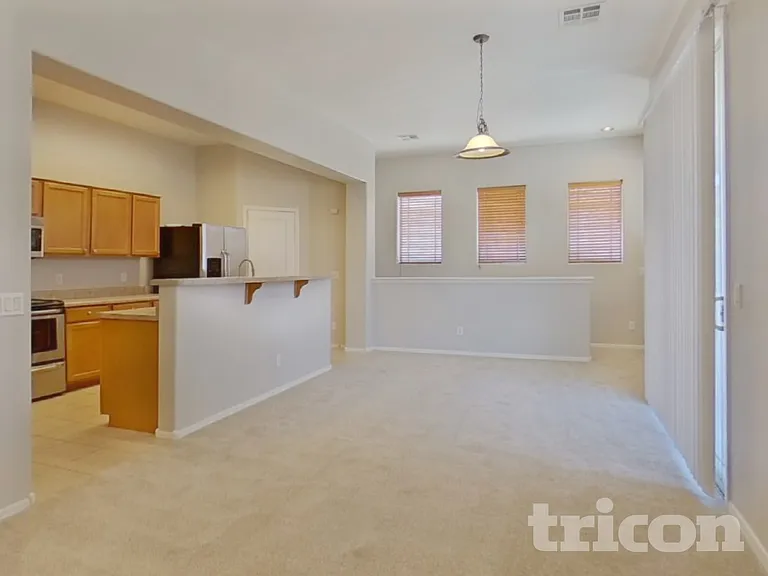 1225 N 36th St #2041 — Photo 4