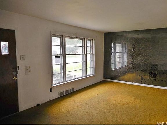 5th image of 9443 Bluegrass Dr