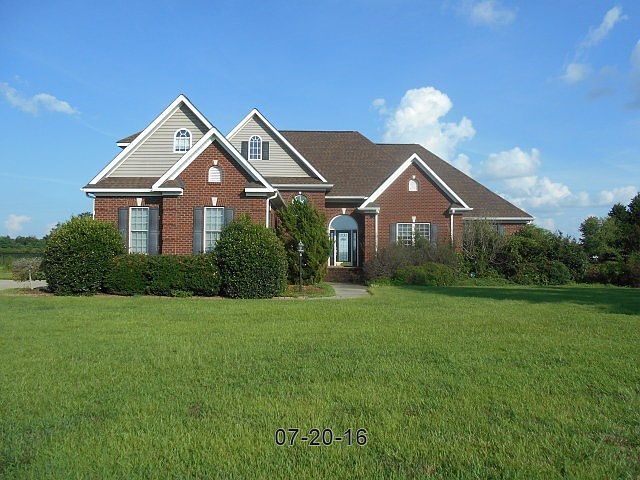1st image of 303 Edgebrook Dr