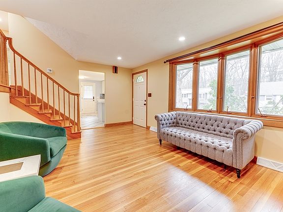 4th image of 42 Maitland Ave