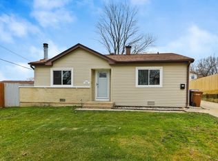 1391 Leslie Ln, Glendale Heights, IL 60139