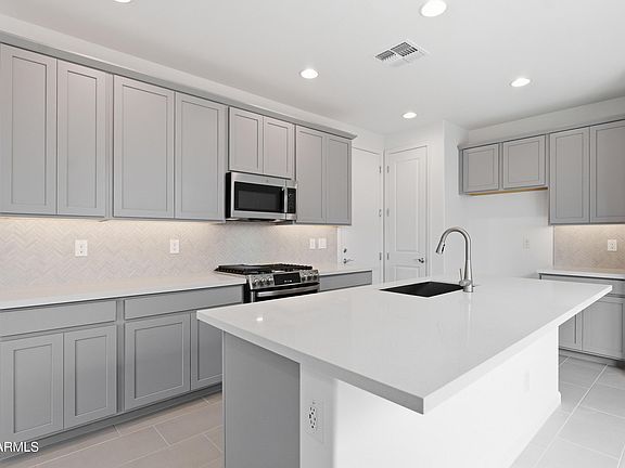2nd image of 3945 S VERBENA Avenue