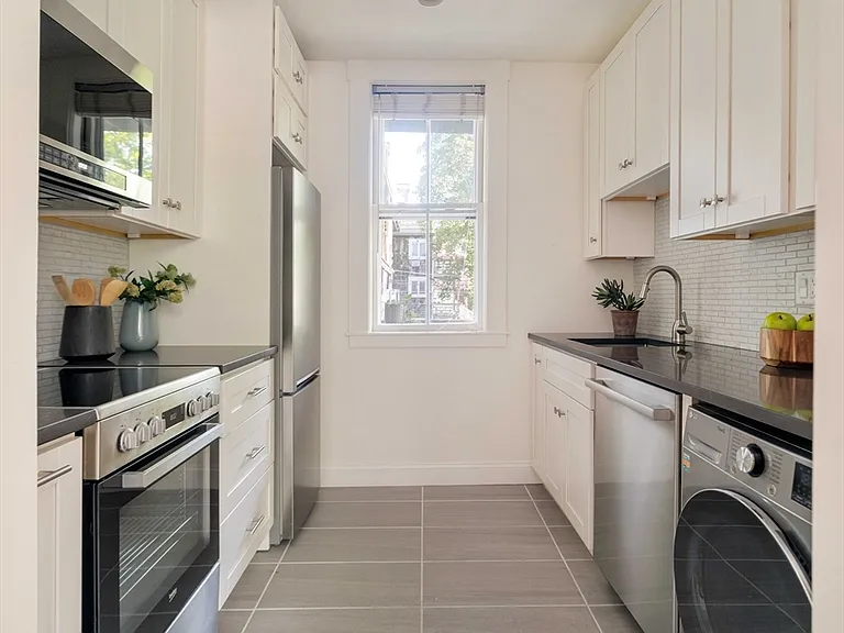22 Bigelow St #1C — Photo 9