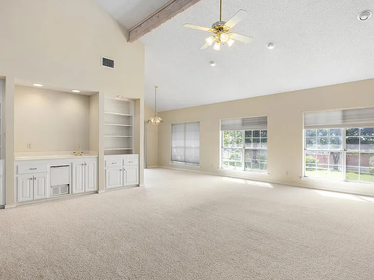 103 Crockett Dr — Photo 11