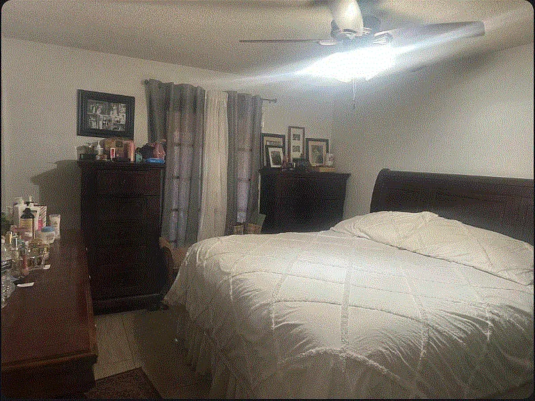 2230 W Wood Dr — Photo 2
