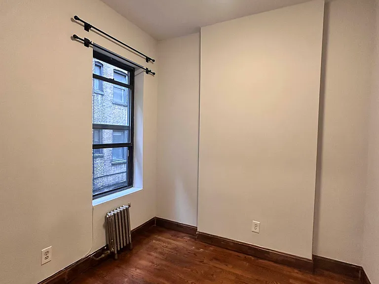 783 9th Ave #4R — Photo 5