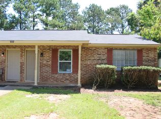 697 Coventry Cir APT B, Perry, GA 31069