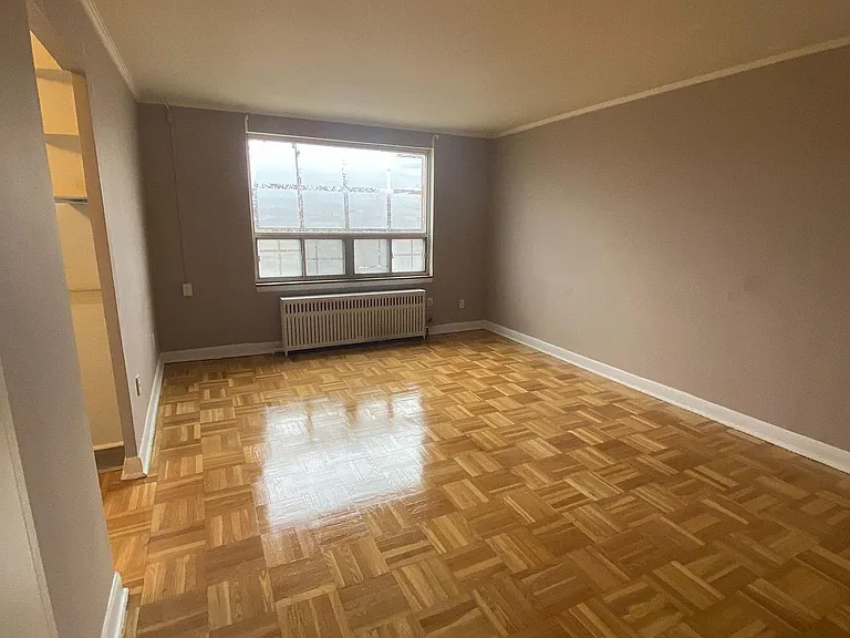 2135 Avenue Rd #205 — Photo 4