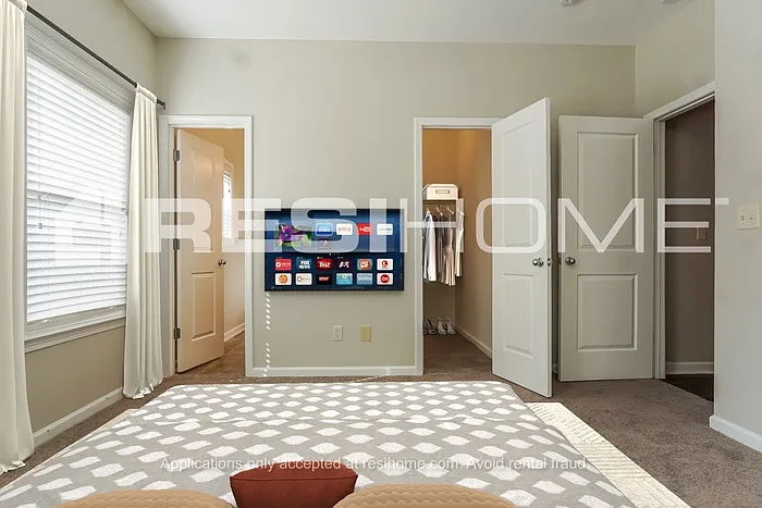 102 Rockbrook Ln — Photo 9