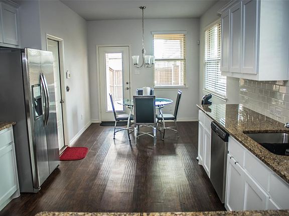 4th image of 2228 Miramar Dr