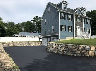 27 Oakdale Rd, Wilmington, MA 01887