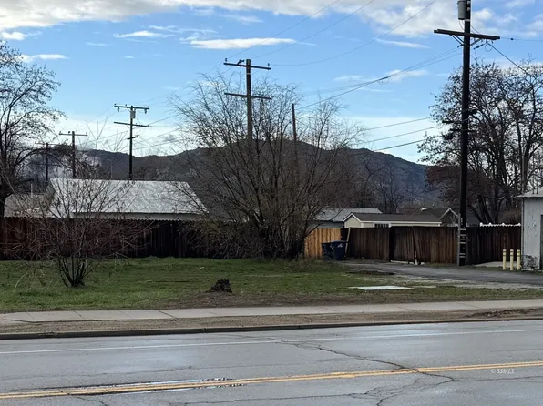 301 S Curry St, Tehachapi, CA 93561