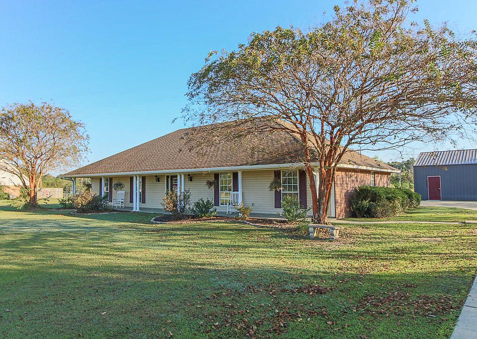 1st image of 60 Gladys Dr