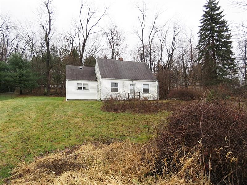 2nd image of 641 Northeast Dr
