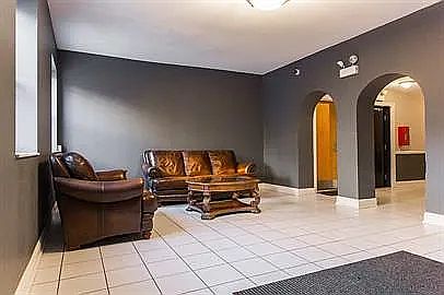 4th image of 4228 N Kenmore Ave #1a29a6577