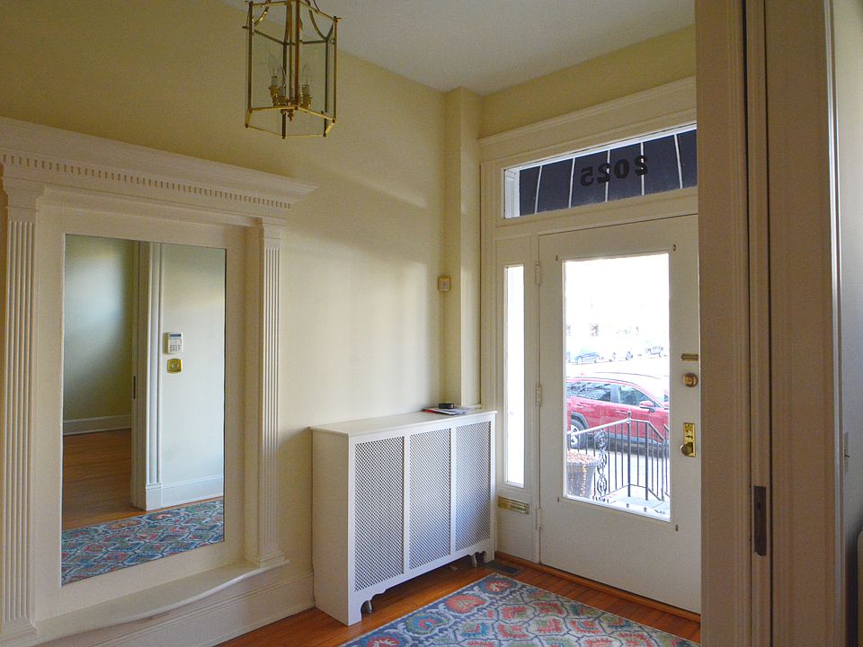 1st image of 2025 Grove Ave