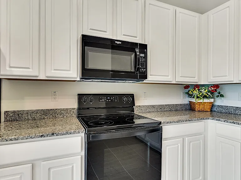 24 Farnum Ln #A — Photo 24